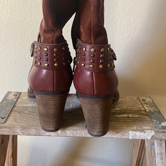 Boots - Picture 8 of 8